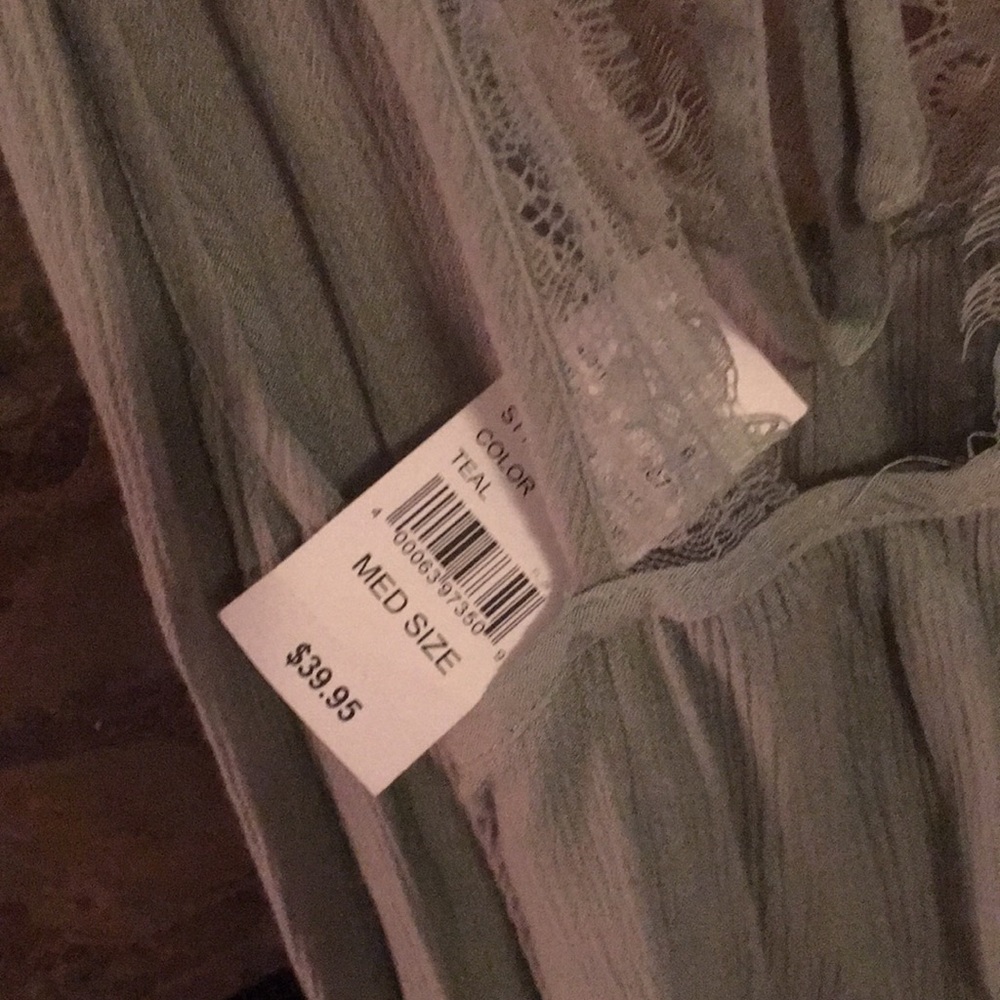 Kendall and Kylie dress - Picture 5 of 7